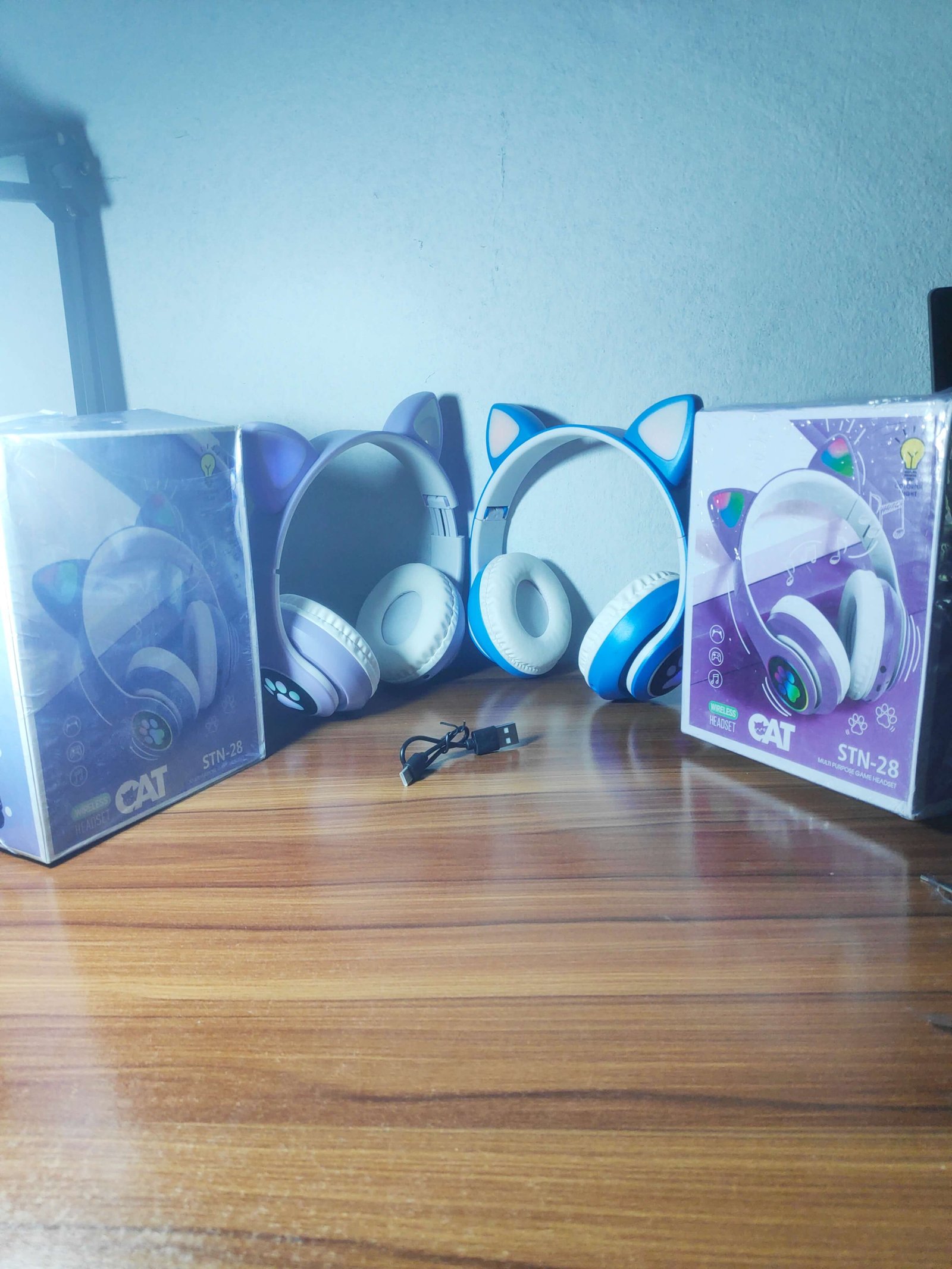 led-cat-ear-wireless-bluetooth-headphone-img-04