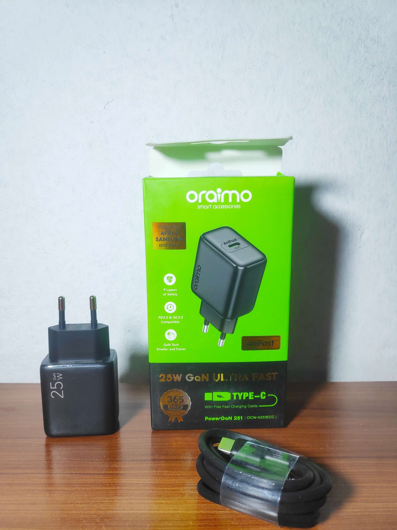 oraimo-25w-gan-fast-charger-type-c-pd-qc3-img-02